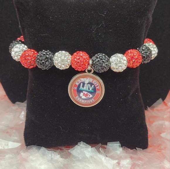 🏈BEAUTIFUL🏈 KANSAS CITY CHIEFS CHARM BRACELETS #3 - Picture 3 of 3